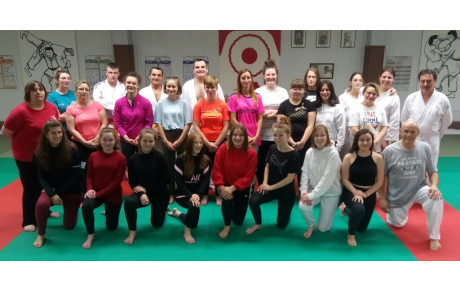 25-11-2021 SELF DÉFENSE POUR LE PUBLIC FÉMININ